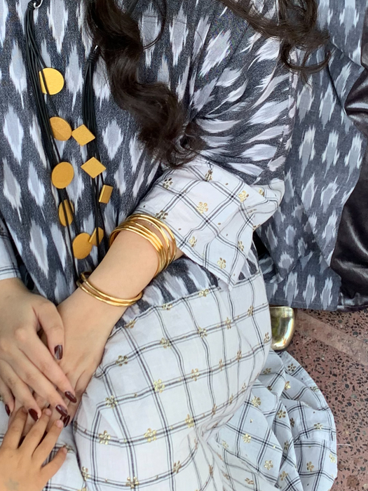 Earl Grey- Gold Details